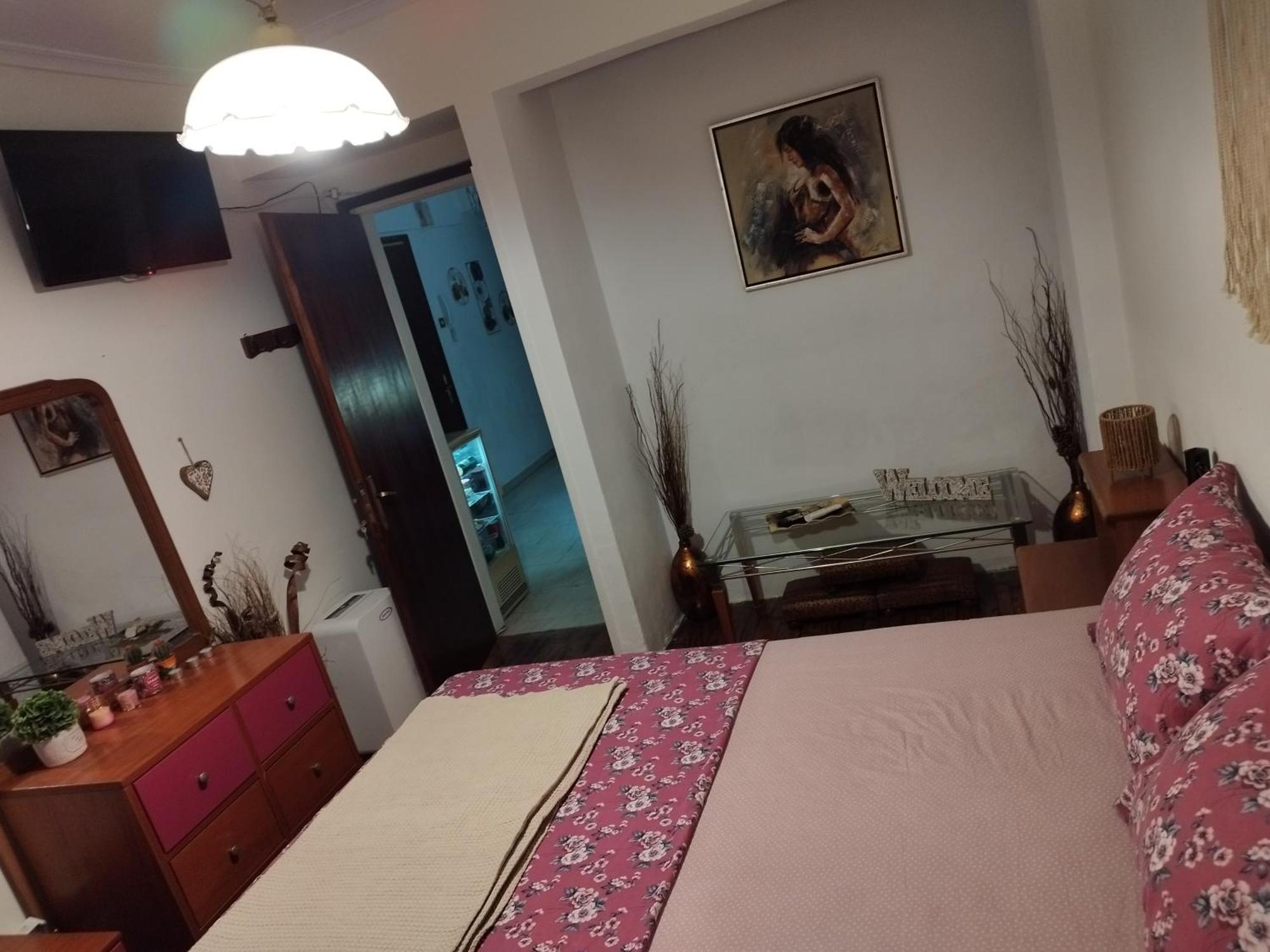 Private Rooms In Shared House Thessaloniki Room photo